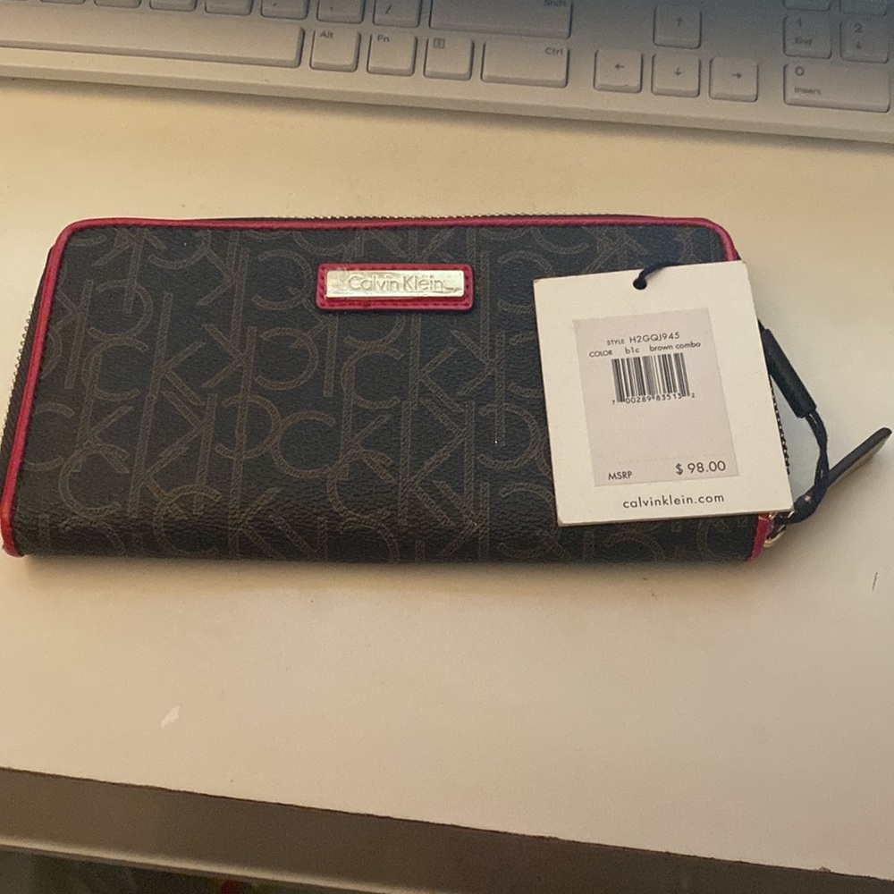 Calvin Klein Wallets - Picture 8 of 8